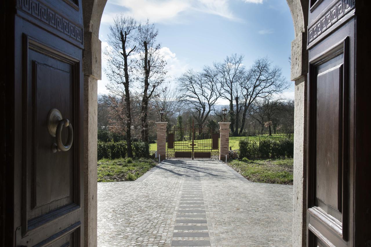 La Tenuta Di Trimalcione Pofi 외부 사진
